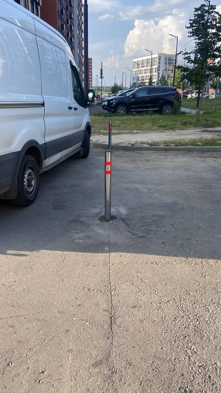 Столбики с цепью